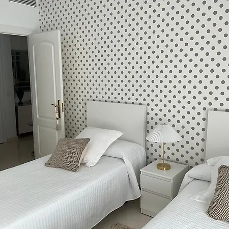 First Line Sea By Oliva *