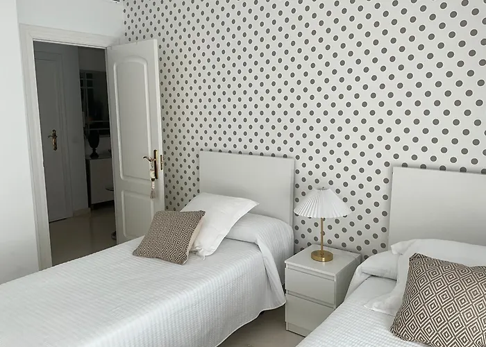 First Line Sea By Oliva *